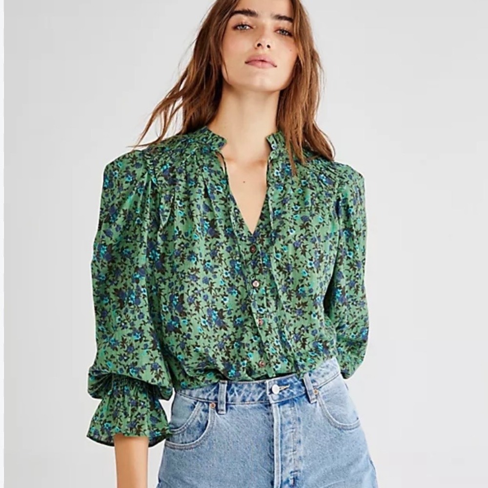 Free People Meant To Be Ruffle Neck Button Front Blouse Size XS Green Floral Top